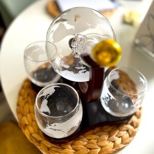 Decanter and 4 etched glasses